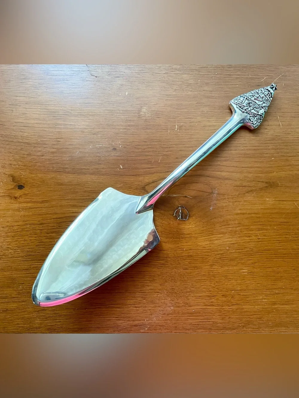 Silverplate Flatware w/ Christmas Tree Handle: Pie & Cake Server, 11.25” Long